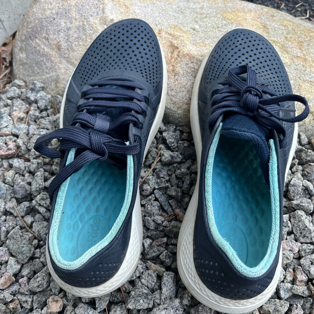 Women's Blue and green Crocs lite ride sneakers. Gently worn. Non smoking home.